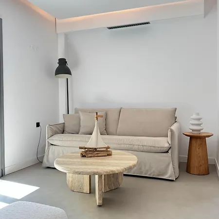 Almond Chambers Νάουσα